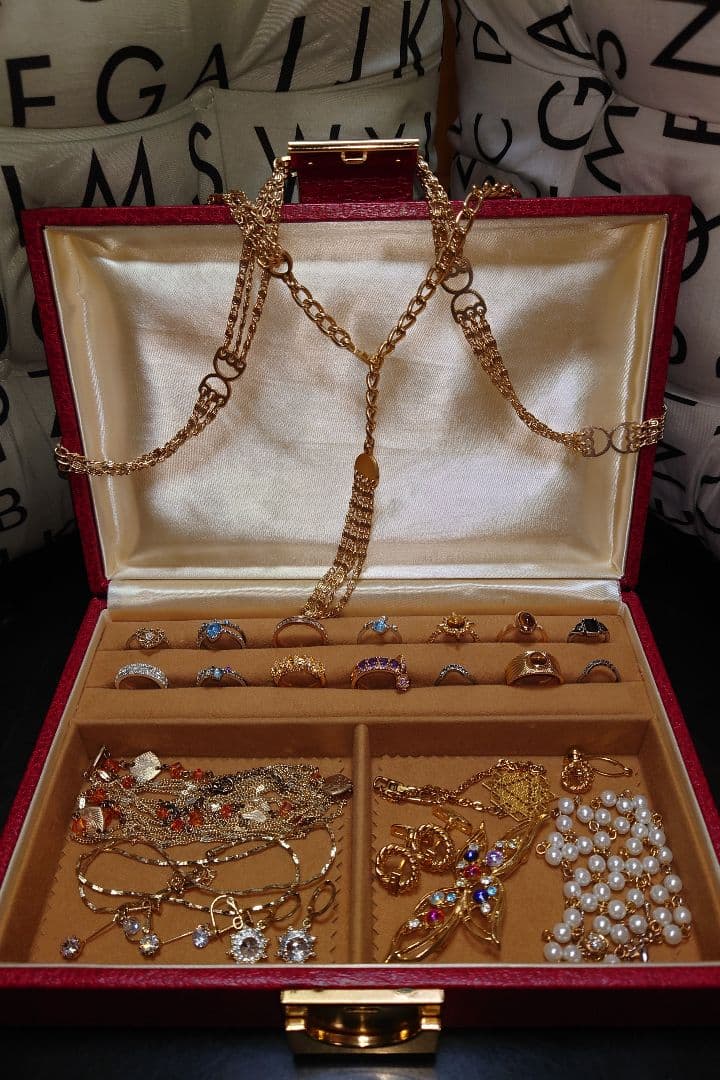 遺品整理 アクセサリー まとめ売り ☆ 遺品整理 生前整理 アクセサリー まとめ まとめ売り 財布 ネックレス