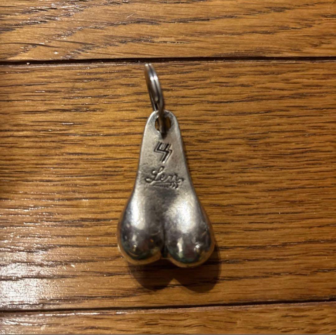 完売品　tatoo studio yamada US シルバーキーホルダー TATTOO STUDIO YAMADA × US/Sex Dice - メルカリ
