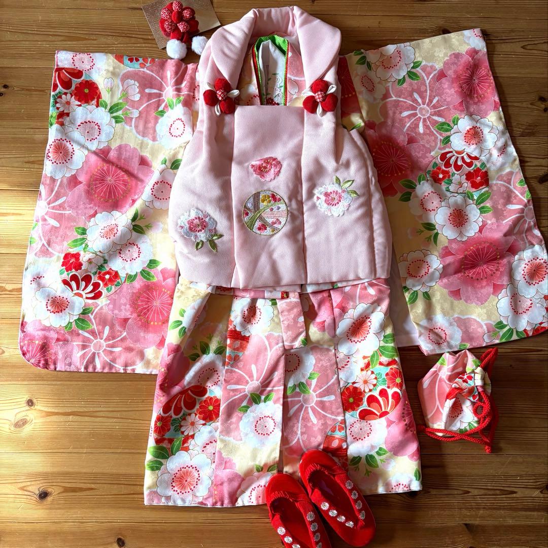 【未使用品】七五三 子供用 花柄 ピンク系 セット　３歳 七五三 髪飾り 梅の花 ピンク・白 ビラ＆藤下がり付き 3歳 7歳 こども