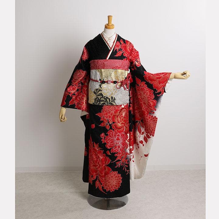 ◆正絹振袖7点セット◆黒地に赤の花柄＆白◆ご成人式　HK39123 ◇正絹振袖7点セット◇黒地に赤の花柄＆白◇ご成人式 HK39123 - メルカリ