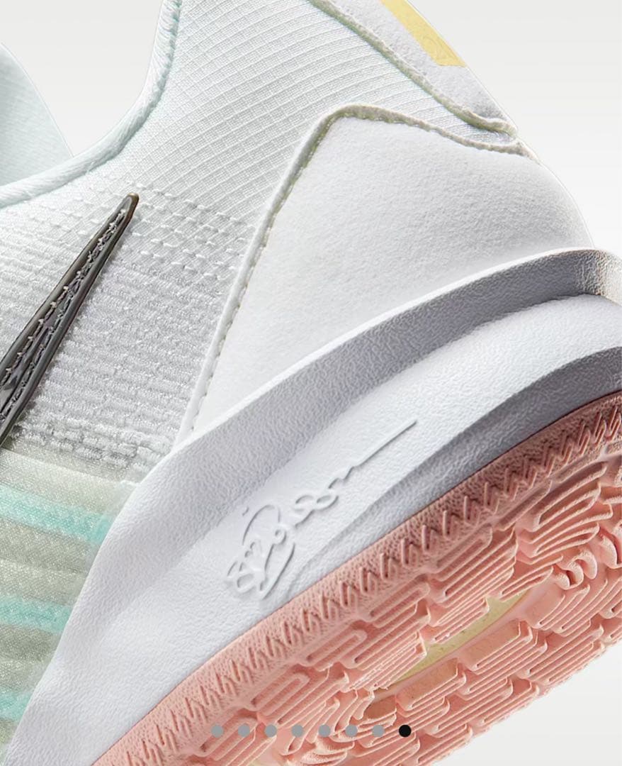 靴 Nike Women's Sabrina 3 \"Silencer\" 24cm