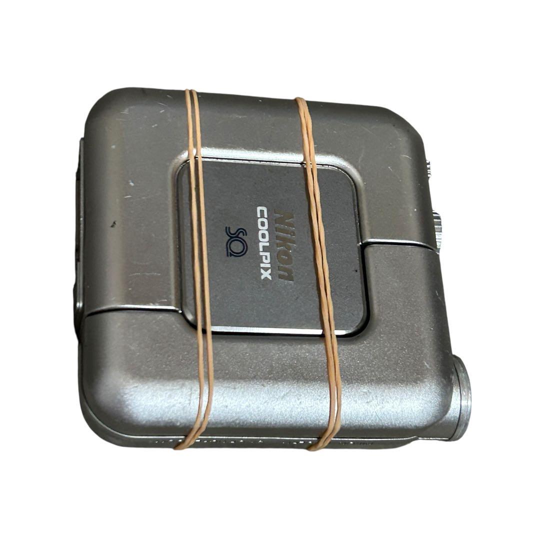 稼働品 人気のオールドコンデジ Nikon COOLPIX SQ 希少な充電器付