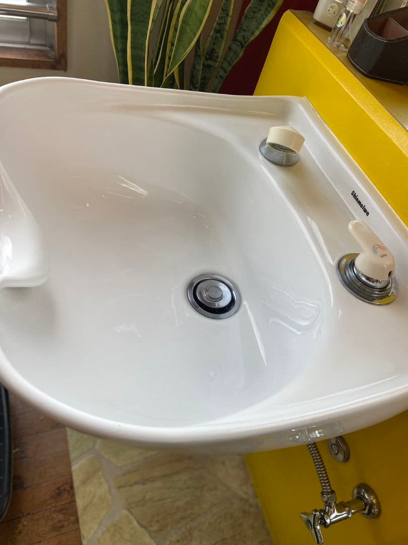 シャンプー台　洗髪台　新明和　マジョリカ　（1台) シャンプー台 持ち運び 移動 介護洗髪 座る 洗髪 洗髪槽 洗髪台