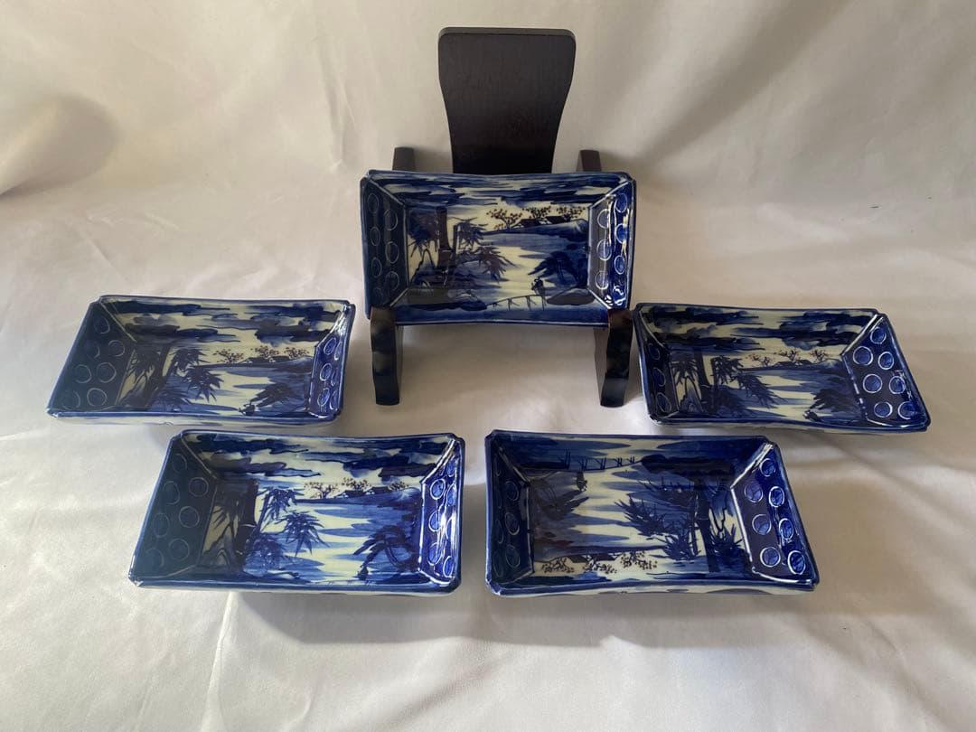 骨董　古伊万里　明治　ベロ藍　長角皿　5客セット 深みのある藍、明治時代のベロ藍角皿 – Kotto Shop