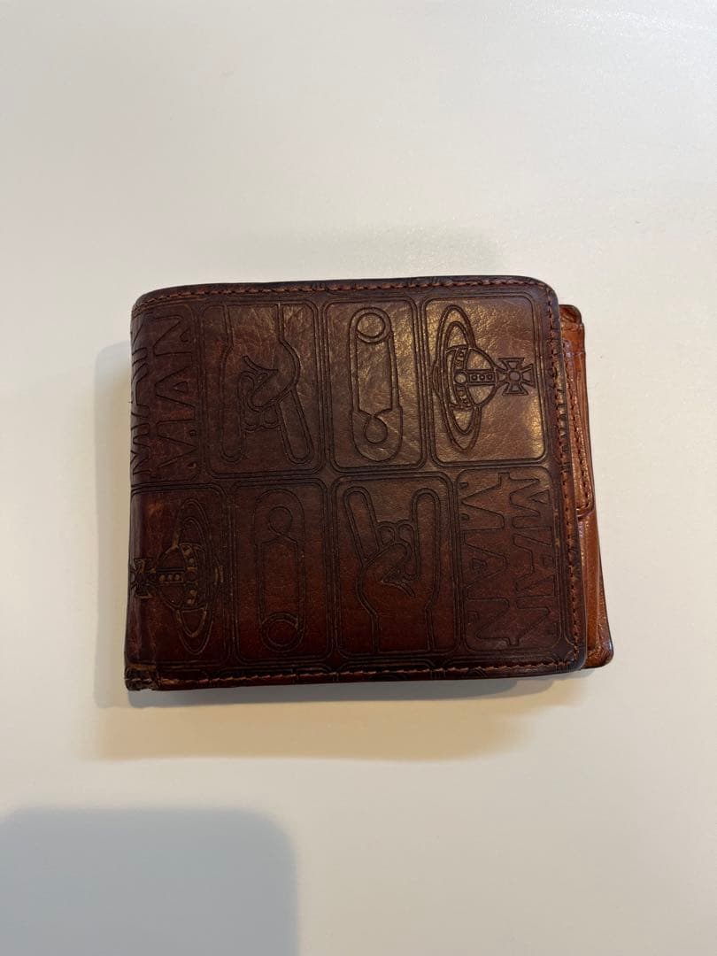 Vivienne Westwood VWK672水牛本革　二つ折り財布　ビビアン ヴィヴィアン ウエストウッド Vivienne Westwood 二つ折り財布
