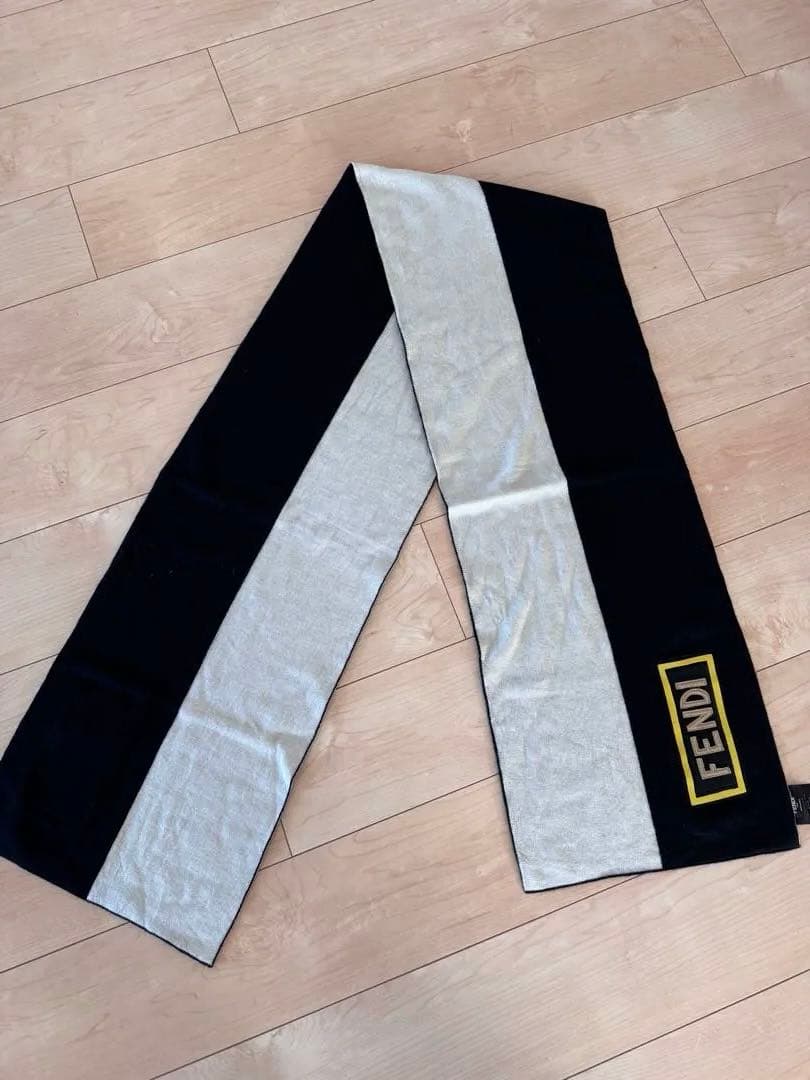 FENDI ロゴ入り マフラー ブラック/シルバー 楽天市場】フェンディ FENDI メンズ 小物 スカーフ マフラー ユニ