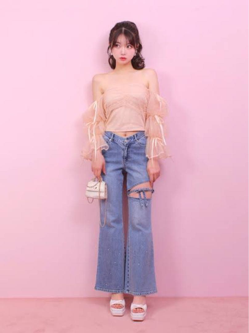 mmeeme エムミーエメ Vラインウエストリボンフレアデニム XS M me emeエムミーエメ Vラインウエストリボンフレアデニム ホワイト XS