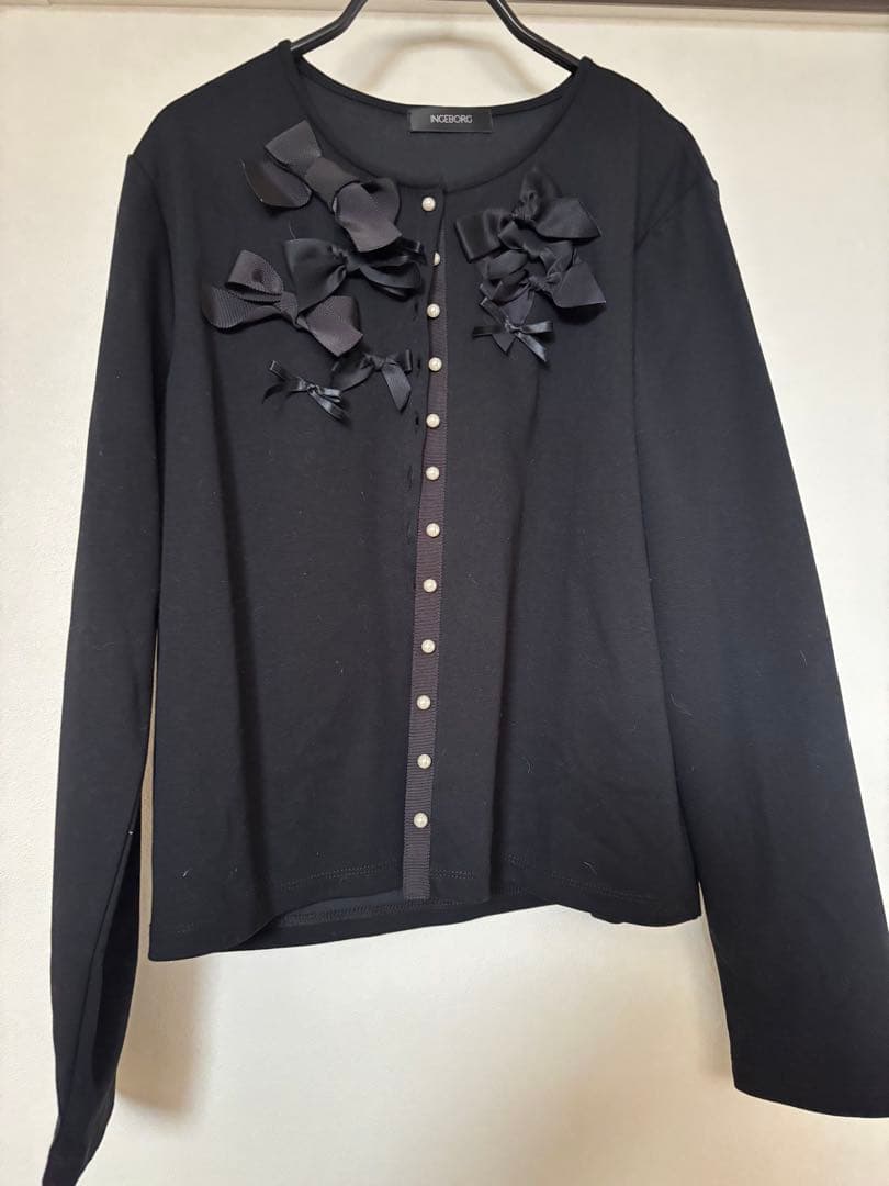 インゲボルグ　INGEBORG リボン　カーディガン　ボレロトップス　ブラック INGEBORG / インゲボルグ カーディガン・ボレロ | ファッション通販
