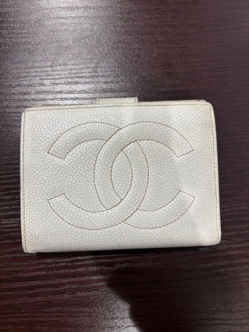 CHANEL ホワイト 二つ折り財布 CHANEL（シャネル） 新作 未使用品 ミニ ウォレット キャビアスキン