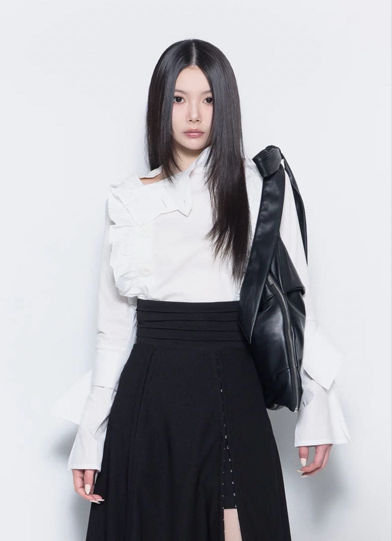 button frill blouse - メルカリ