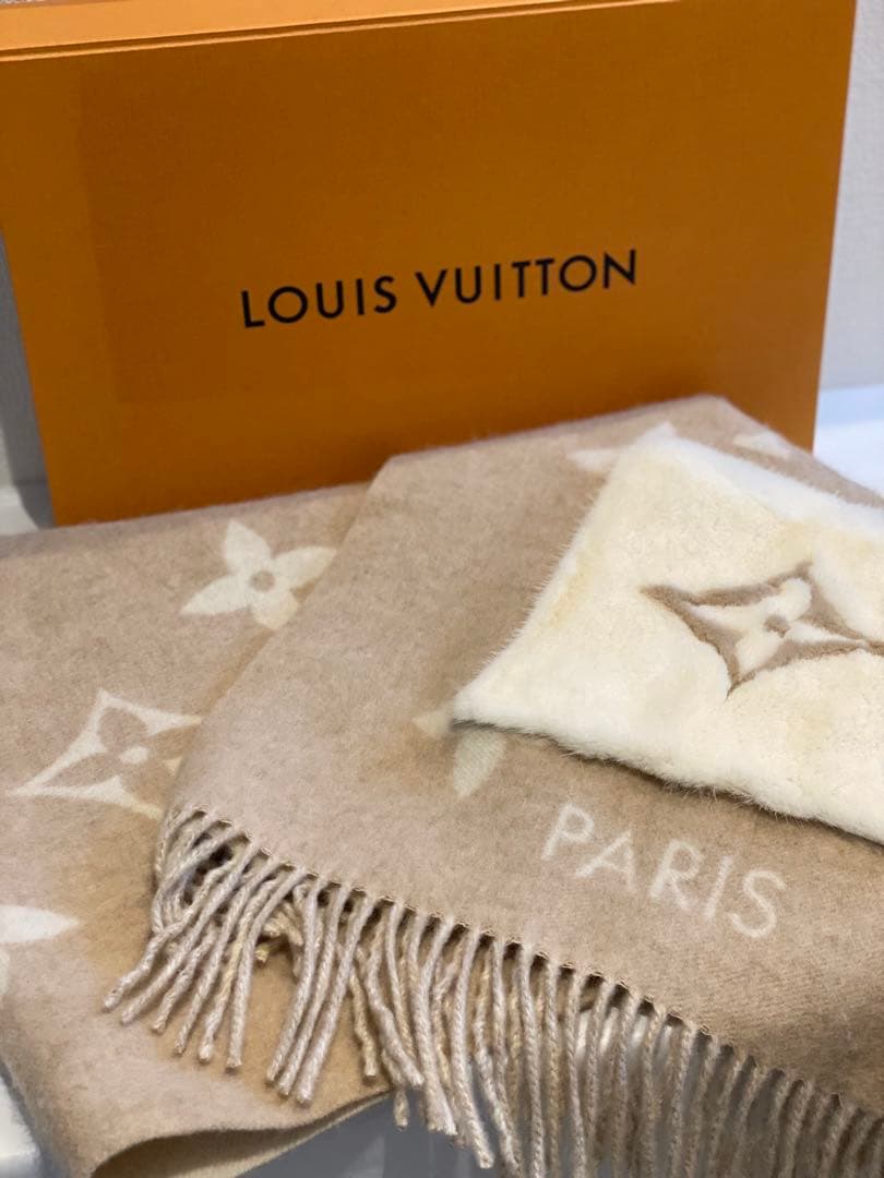 【超希少】LOUIS VUITTON ファーポケット付きマフラー/ファーポケット ふわふわポケットに癒される LouisVuitton カシミヤマフラー (Louis