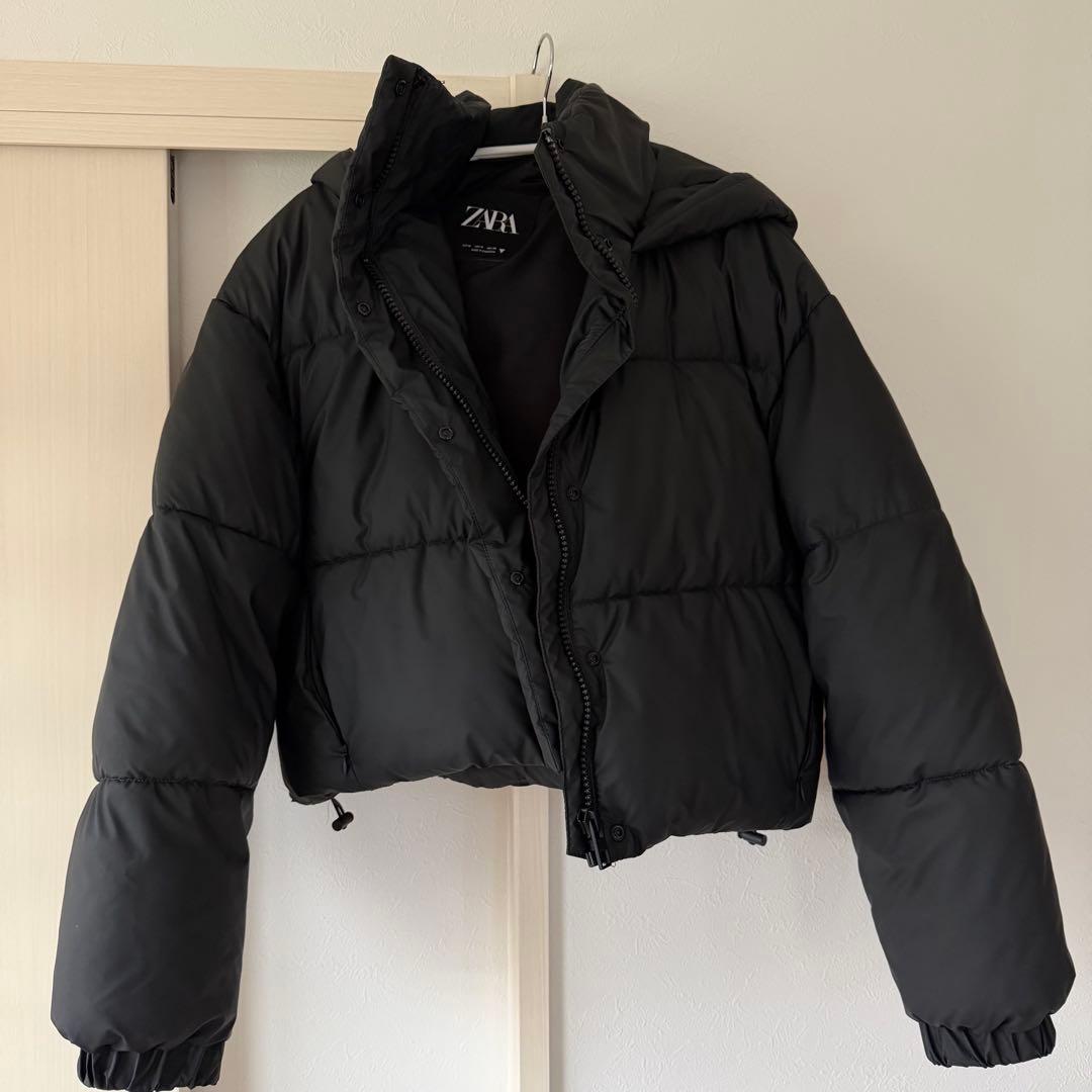 ZARA ブラック ショートダウンジャケット - メルカリ