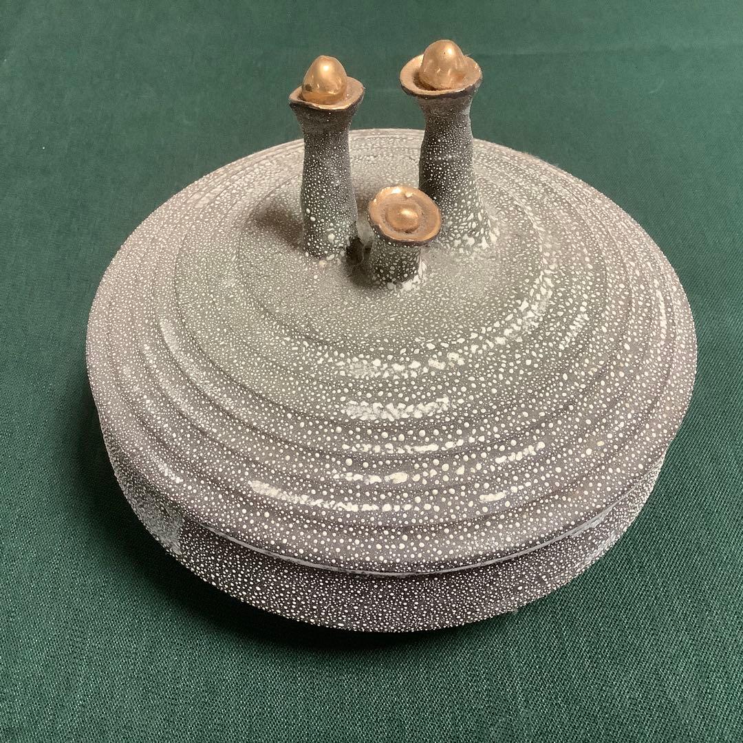 小林政美さんの波紋模様のグレー陶器収納容器 笠間焼 線文花瓶 小林政美 作 共箱 陶歴 栞付 - メルカリ