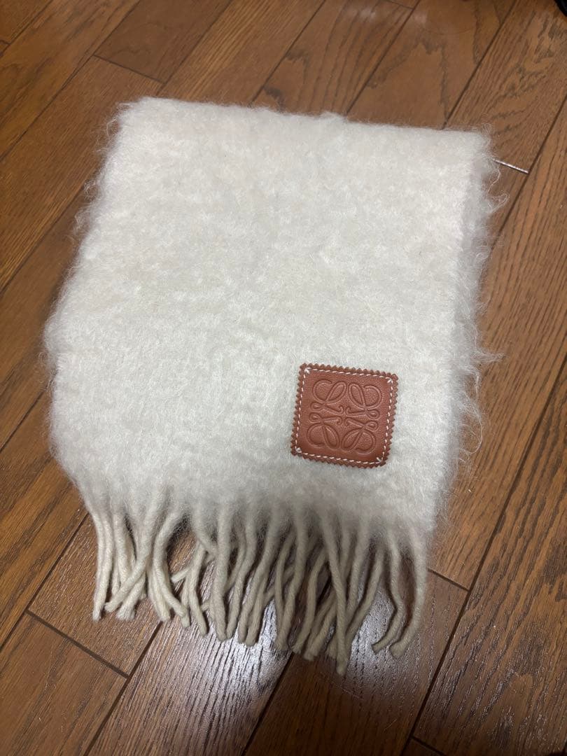 LOEWE アイボリー フリンジマフラー 新品 楽天市場】LOEWE ロエベ マフラー F811SS1X01 レディース アナグラム