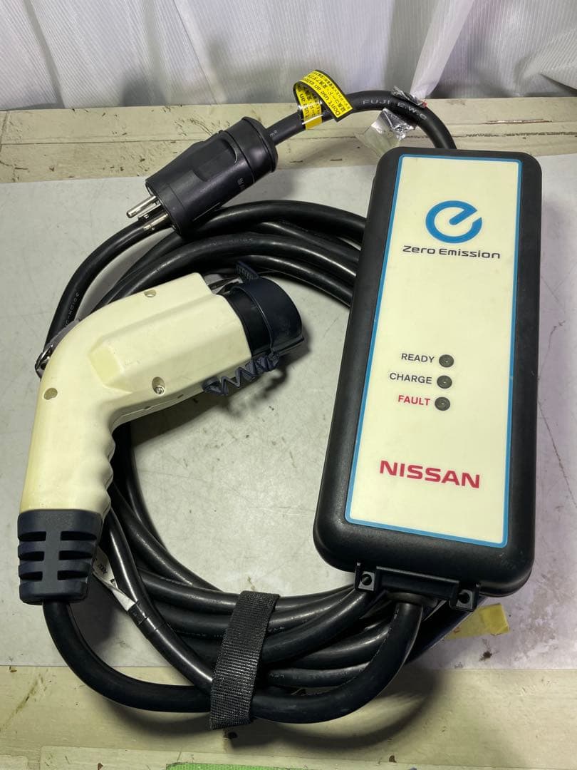 日産 リーフ 充電ケーブル 3NA1A - メルカリ