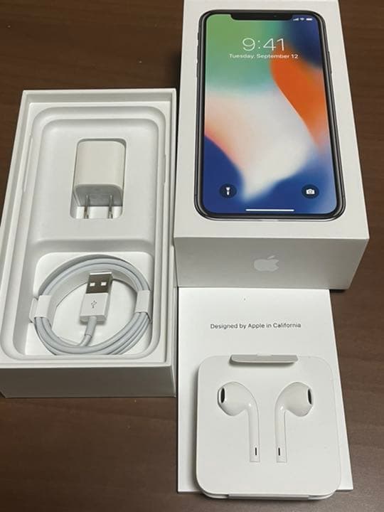 iPhone X Silver 64 GB docomo