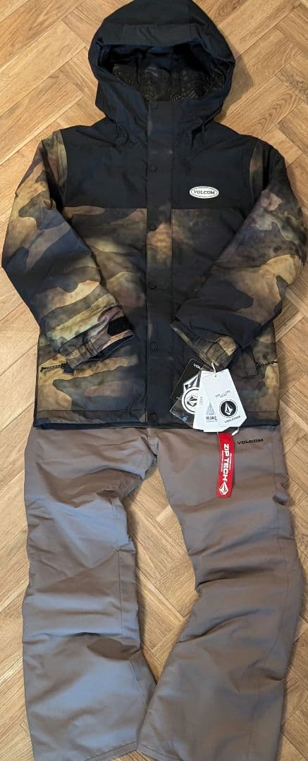 VOLCOM キッズ ウェア M 上下セット 10Y 新品未使用　ボルコム 23-24 VOLCOM ボルコム STONE.91 INS JACKET スノーボード 雪遊び