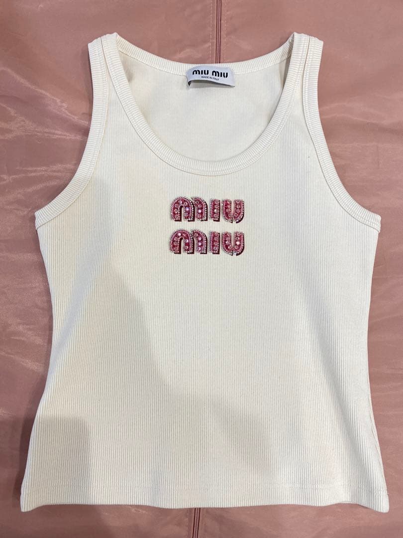 ミュウミュウ新作ラインストーンロゴトップス MIU MIU (ミュウミュウ) ラインストーン フロントロゴ クルーネック