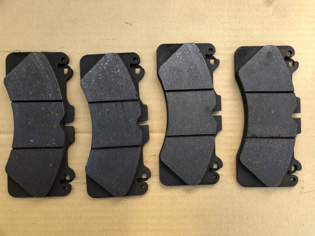 brembo/ブレンボブレーキパッドレクサス純正GS-F RC-F 1台分 中古 brembo（ブレンボ） brembo BLACKブレーキパッドF用 USF40レクサス