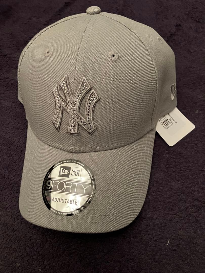 new era】9FORTY ラインストーン ニューヨーク・ヤンキース グレー