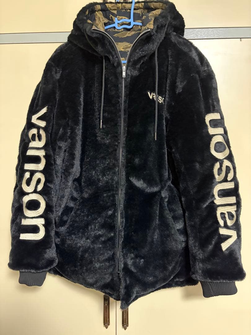 VANSON ブランドロゴ リバーシブル・ファージャケット VANSON ブランドロゴ リバーシブル・ファージャケット BLK / VANSON