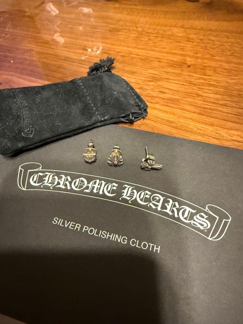 クロムハーツ　シルバー ピアス CHROME HEARTS（クロムハーツ） ピアス STUD HEART ハートスタッド