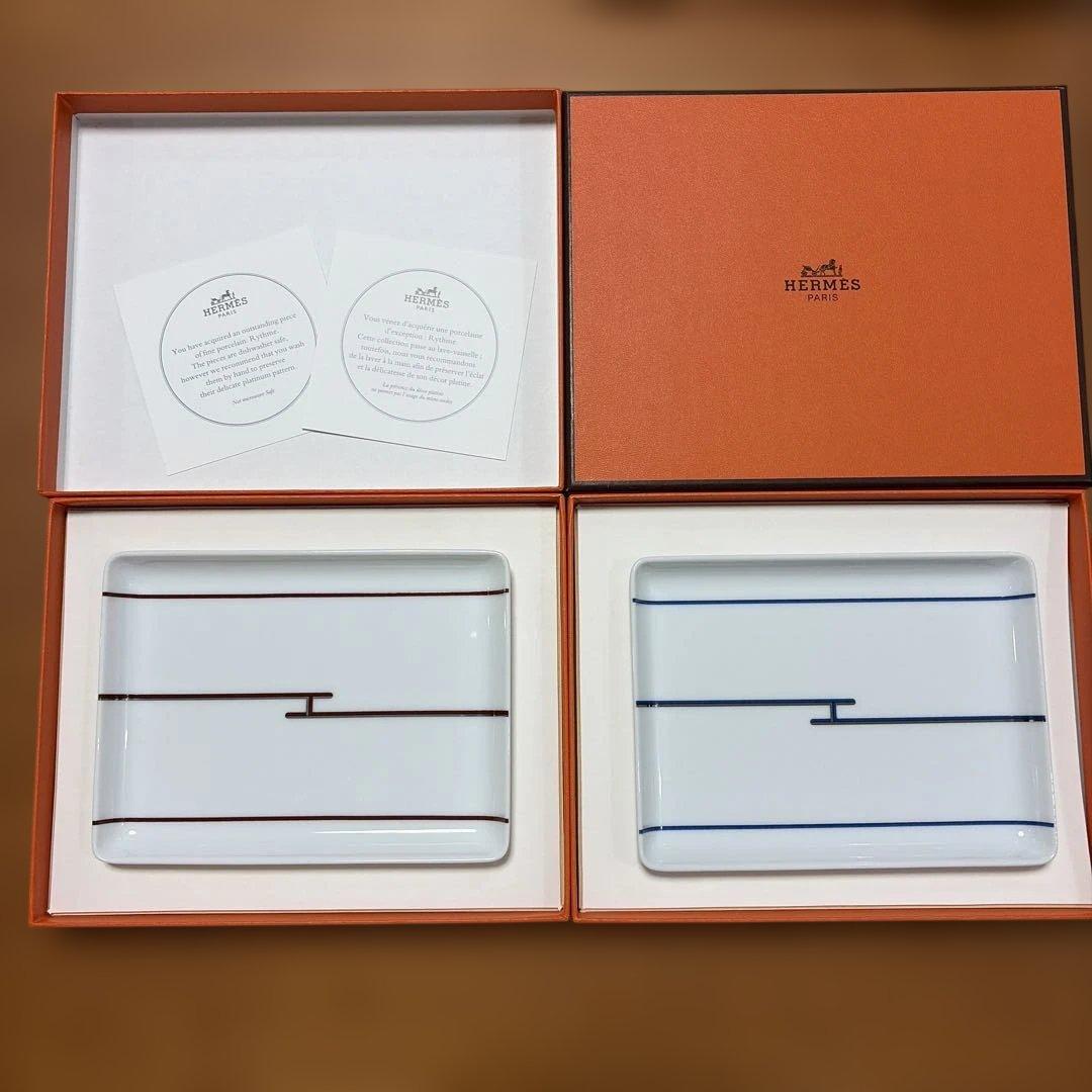 HERMES 皿 2枚セット 白/茶色と青色　新品　箱付き 楽天市場】≪新品≫HERMES エルメス お皿 2枚セット箱・リボンの