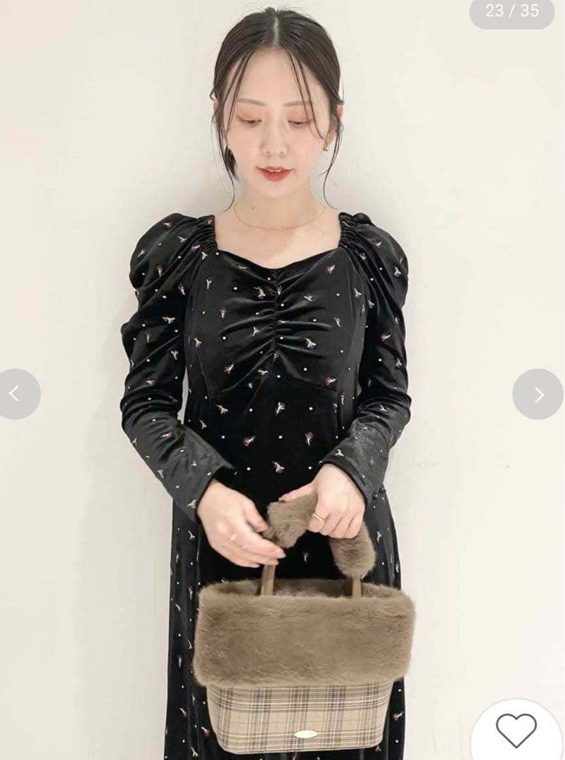 LILYBROWNリリーブラウン　エンブロイダリーベロアワンピース LILY BROWN（リリーブラウン）の「エンブロイダリーフラワーベロア