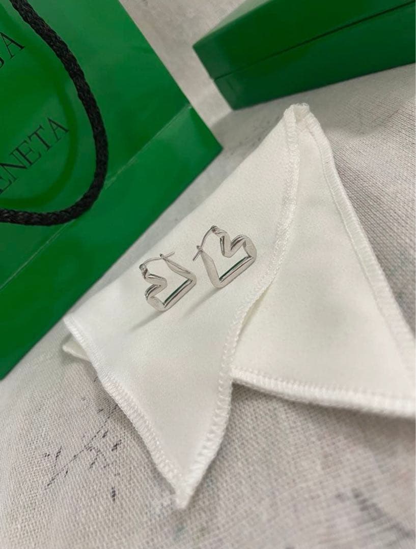 【BOTTEGA VENETA】H ビーム ピアス ハートシェイプ BOTTEGA VENETA】H ビーム ピアス ハートシェイプ (BOTTEGA VENETA