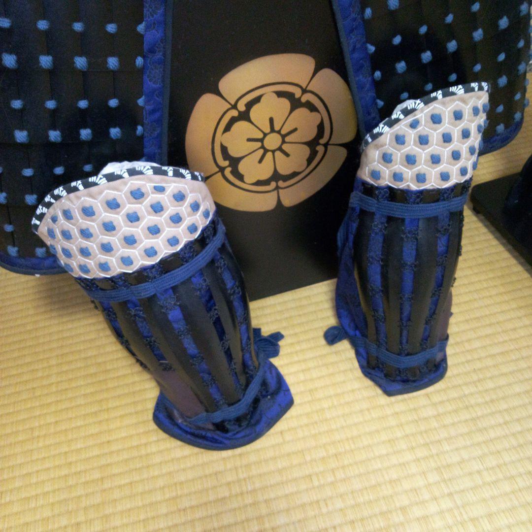 美品・未使用 「鎧の光山堂」製 「青紺糸威黒板札 桶川胴具足」 - メルカリ