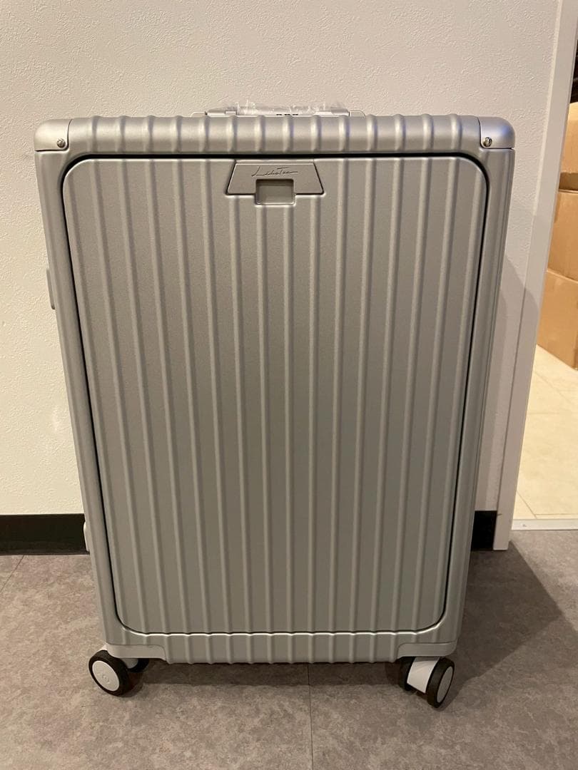 リベティ多機能キャリーケース【マットシルバーМサイズ】13 LIBETEE 多機能スーツケース リベティ キャリーケース ドリンク