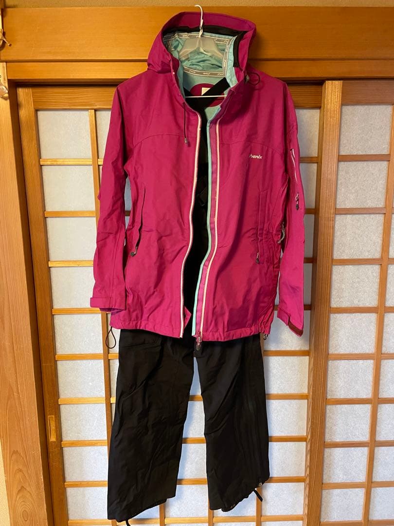 phoenixスキーウェア上下　レディース　春先用　超美品 フェニックス（PHENIX） レディース スキー ウェア上下セット Vertical