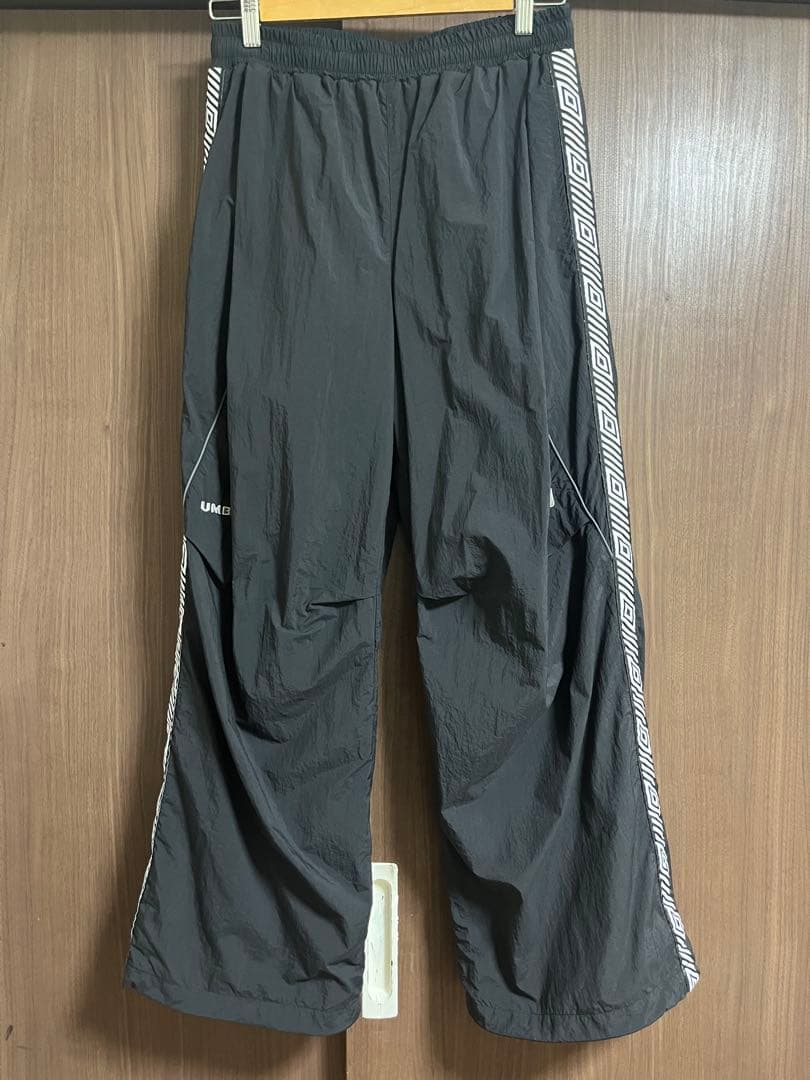 vaultroom × UMBRO NYLON PANTS M Umbro Vintage Mens Nylon Baggy Parachute Pants Size M | eBay