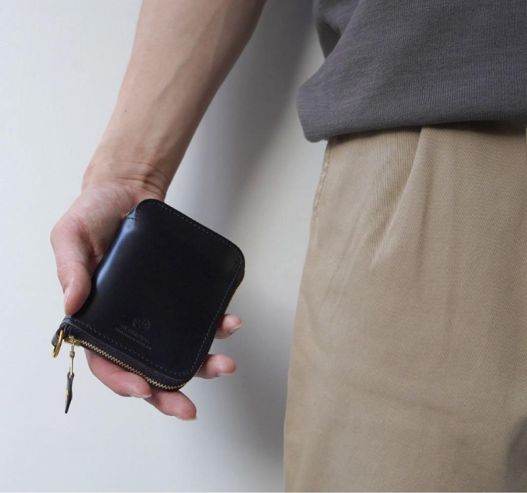 ニューブラック レザー ケース　グレンロイヤル ブラックのレザーグッズが、ビジネスシーンの第一印象を素敵に演出して