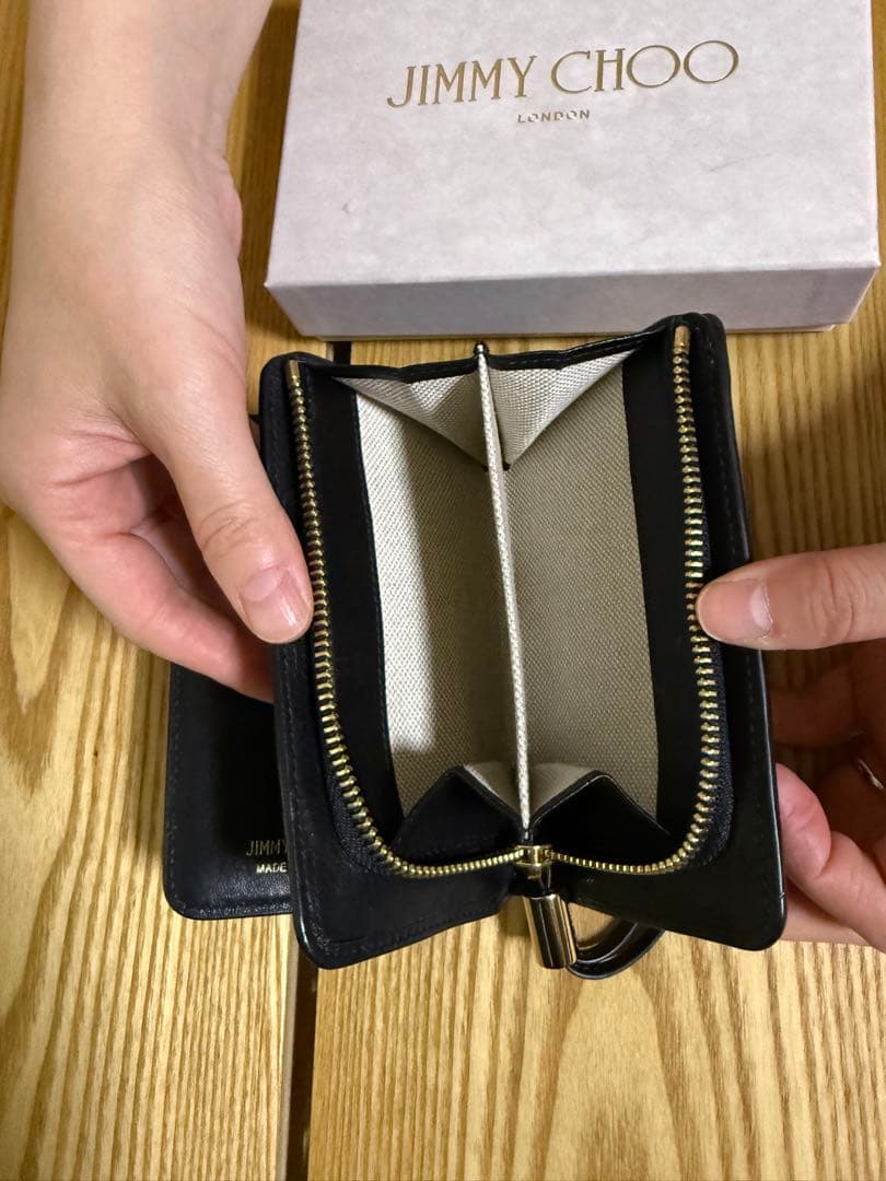 JIMMY CHOO ブラック財布 星型スタッズ - メルカリ