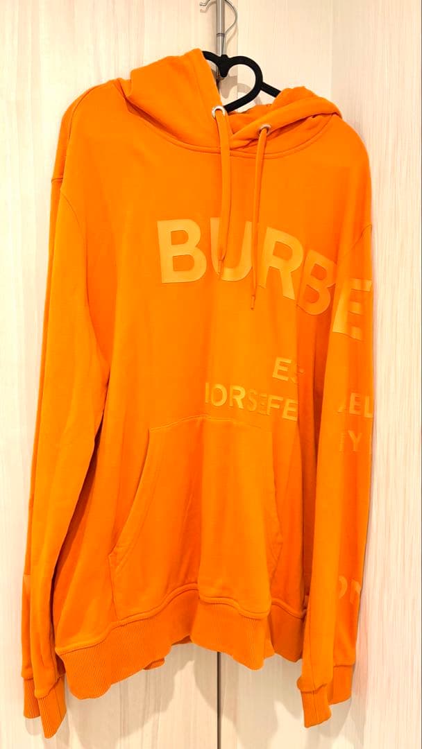 BURBERRY オレンジ フード付きパーカー - メルカリ
