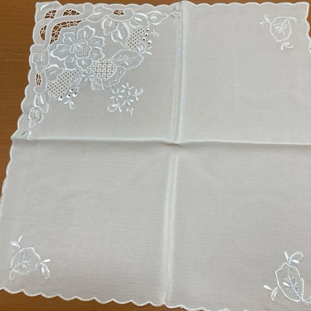 新品】スワトウ 中国手刺繍ハンカチ 約29cm - メルカリ