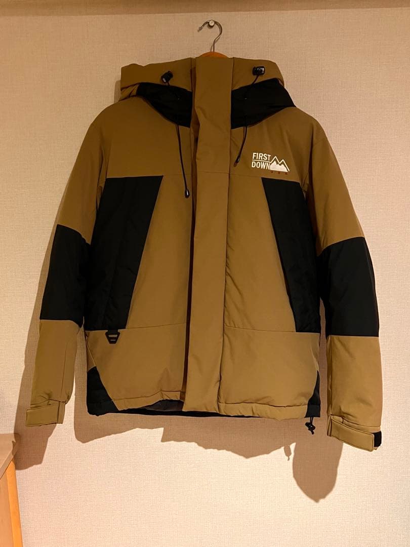 FIRST DOWN フード付きダウンジャケット Mサイズ - メルカリ