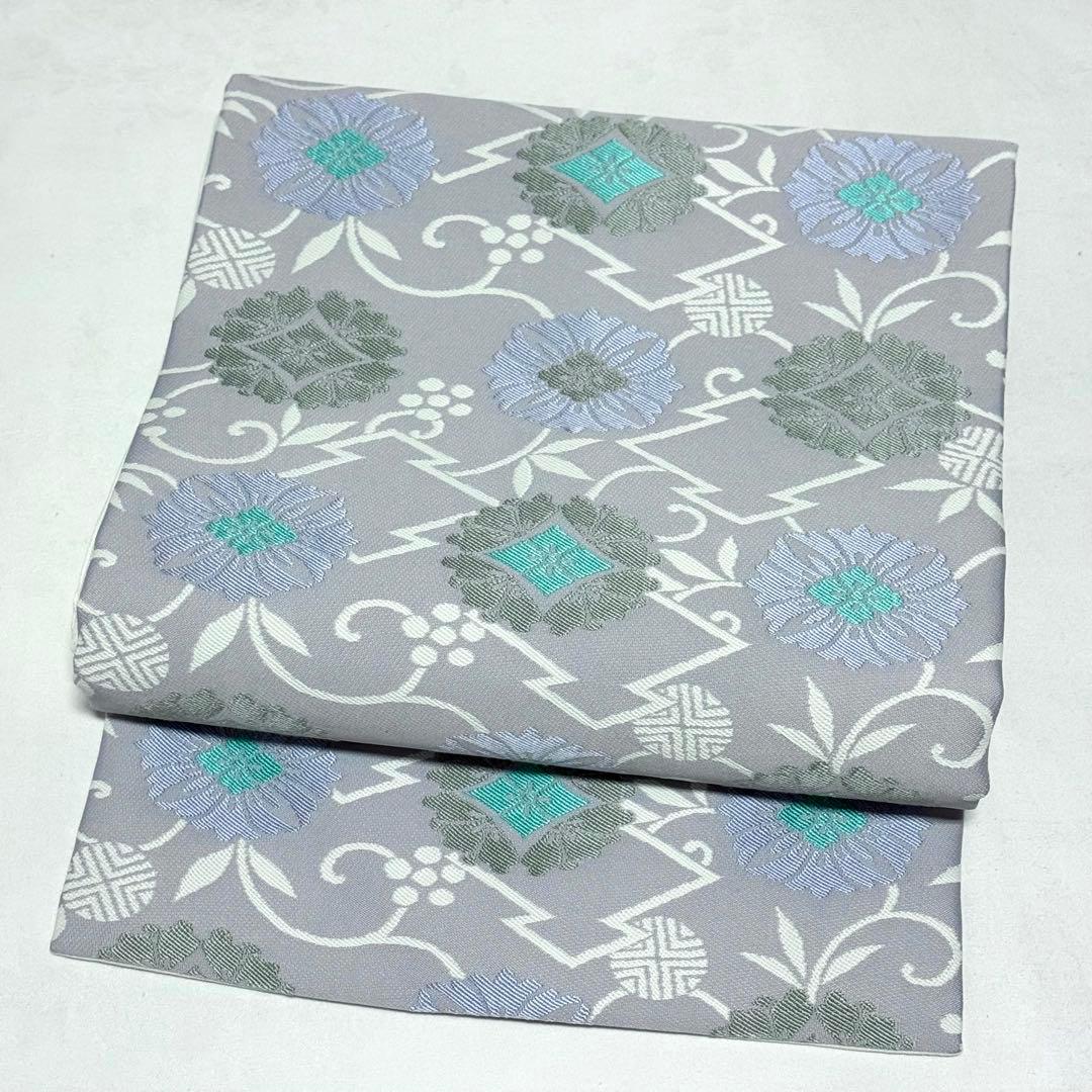 【名古屋帯】　青藤色　松皮菱　花菱　刺繍　笹蔓　正絹 爽やか　シック　お上品　K 楽天市場】名古屋帯 単品 正絹 仕立て付き 九寸 青 花菱 菱 なごや帯