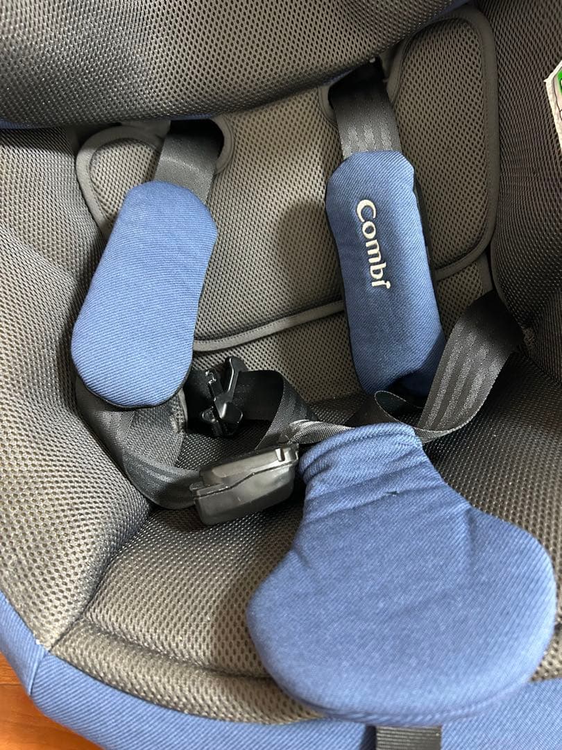 クルムーヴ Combi チャイルドシート エッグショック ネイビー ISOFIX