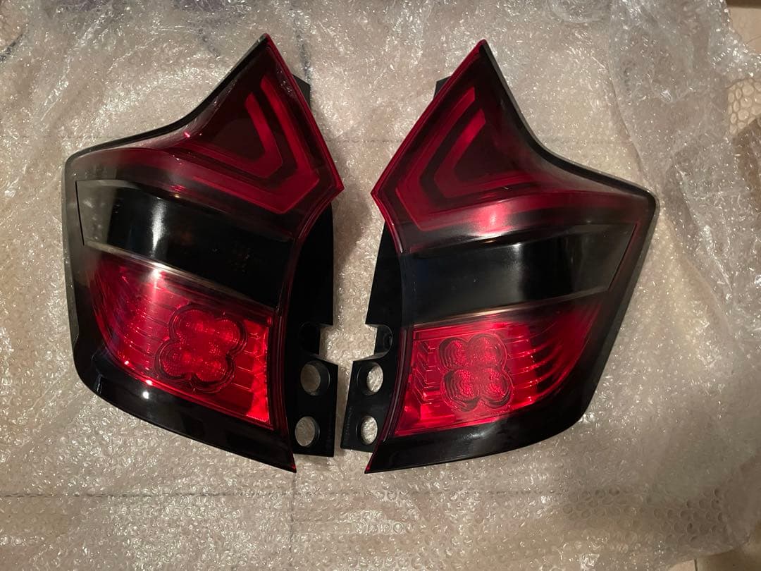 日産　E12ノート　純正流用スモークテールランプ　左右セット期間限定値下げ 楽天市場】ニッサン E12 ノート NOTE ファイバー LEDテールランプ