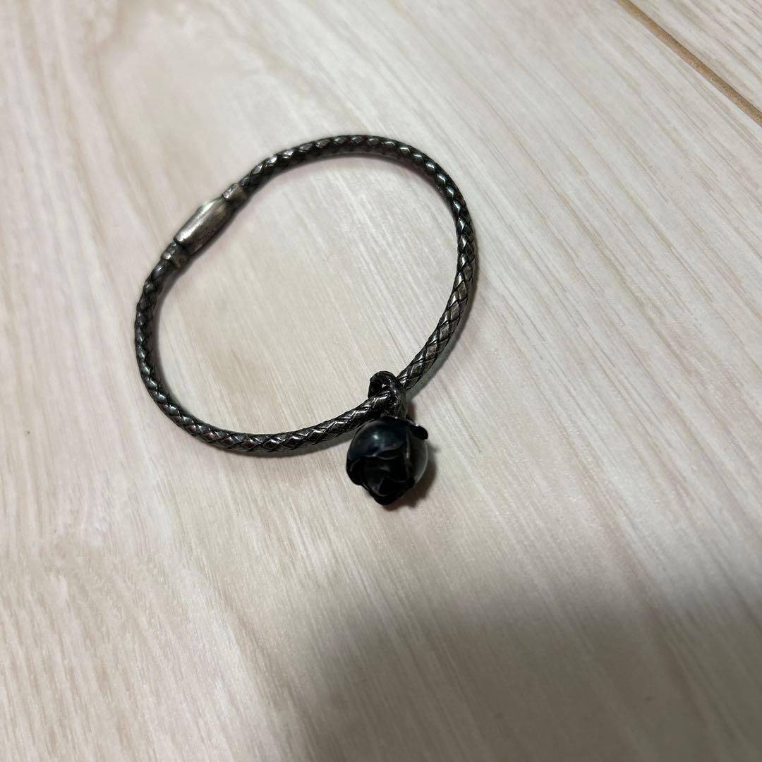【希少】ボッテガヴェネタ　ブラック バラチャーム ブレスレット ボッテガヴェネタ ブレスレット メンズ レディース ブラック BOTTEGA