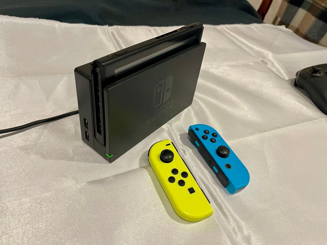 Nintendo Switch HAC-001 本体 充電台 スタンド 動作OK - メルカリ