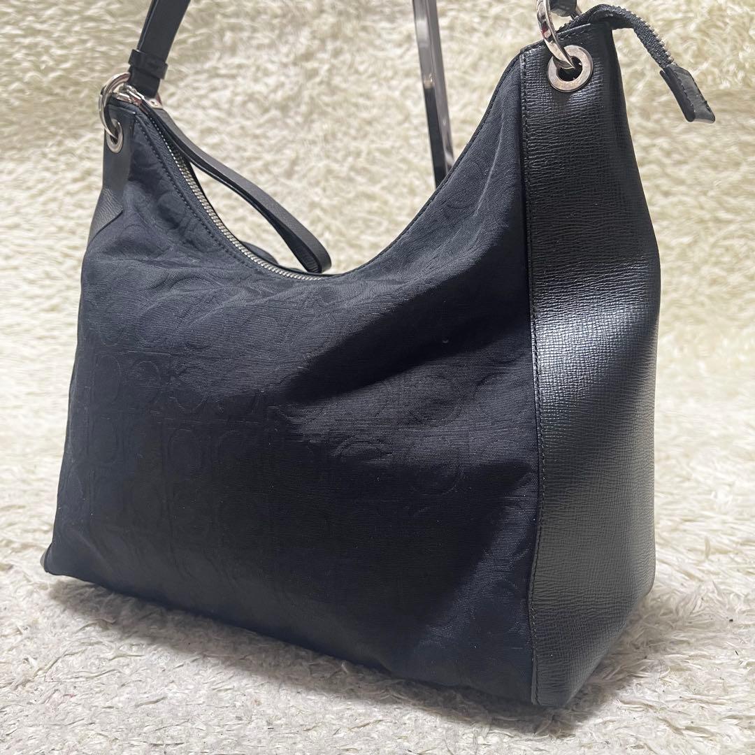 【美品】フェラガモ　ショルダーバッグ　ナイロン　レザー　黒　ガンチーニ　総柄 Salvatore Ferragamo サルヴァトーレフェラガモ ガンチーニ ショルダー