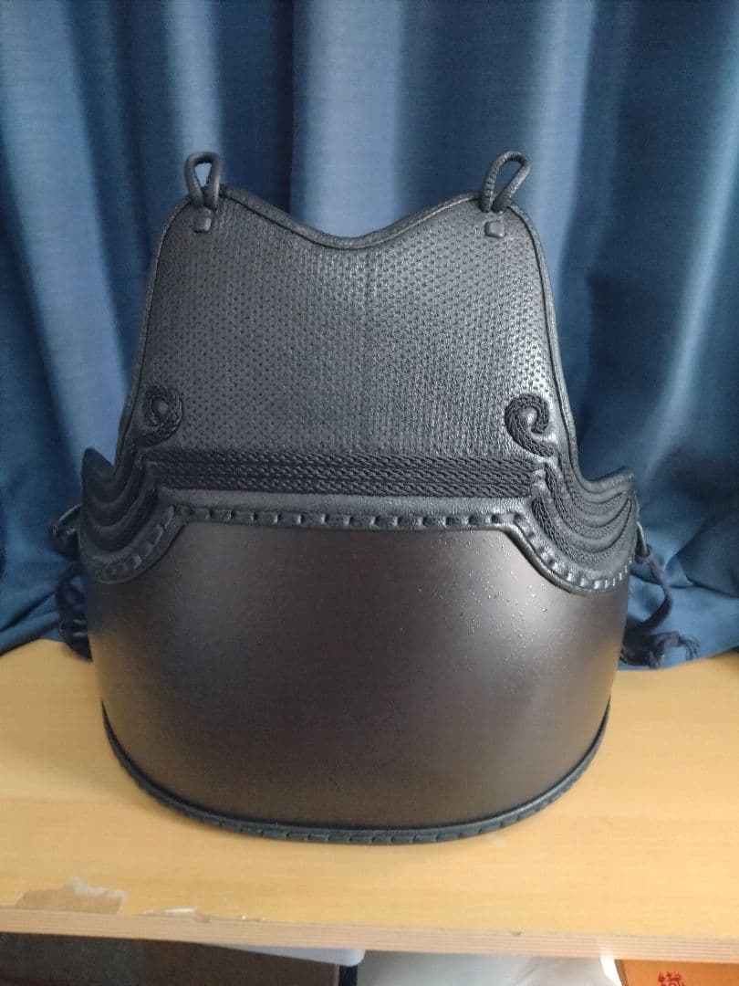 剣道 胴 茶拭漆 三本足 大サイズ 楽天市場】[剣道屋] 中高〜一般向 胴単品 本雲S字 胴裏50本朱塗 濃紺