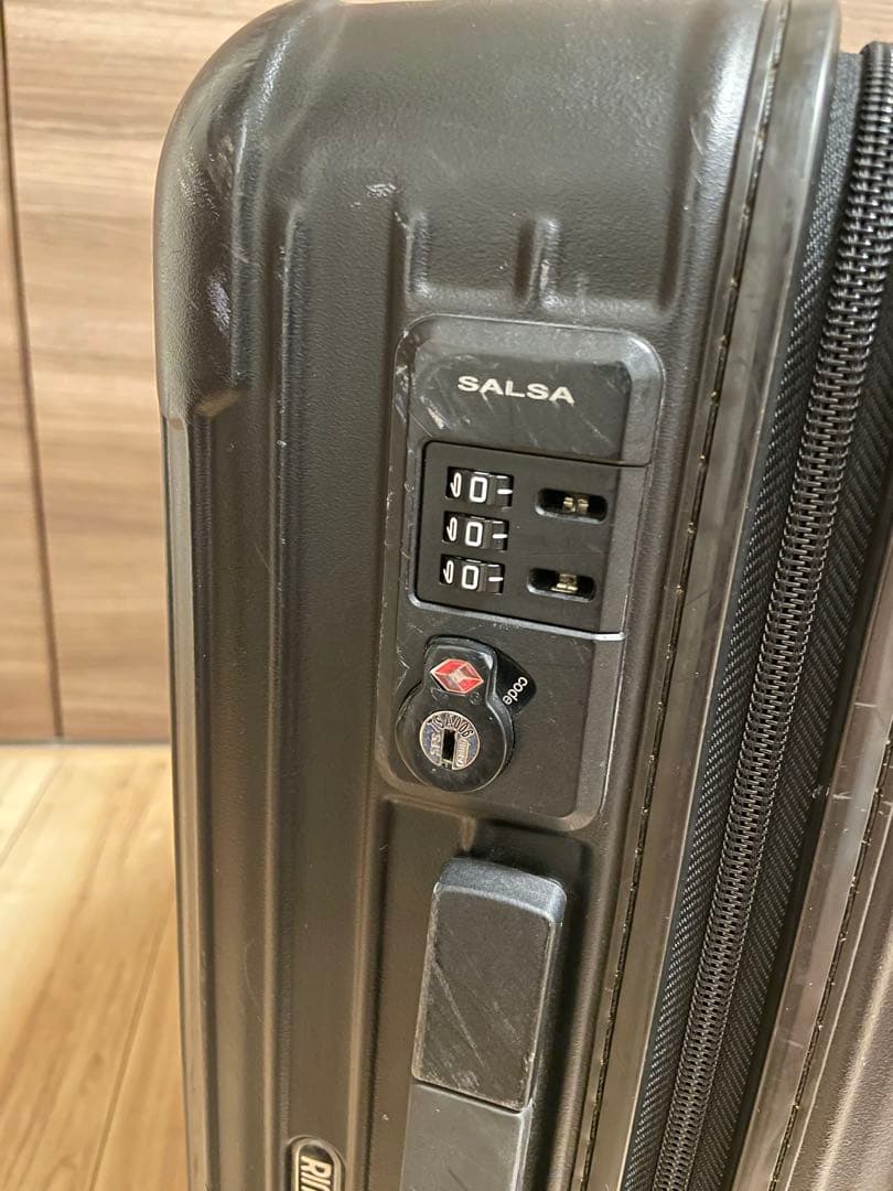 リモワ RIMOWA サルサ スーツケース 33L 833.52 マットブラック - メルカリ