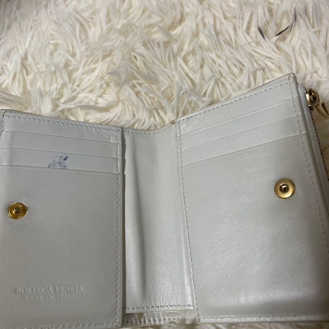 ボッテガヴェネタ パデッドジップウォレット 二つ折り財布 白