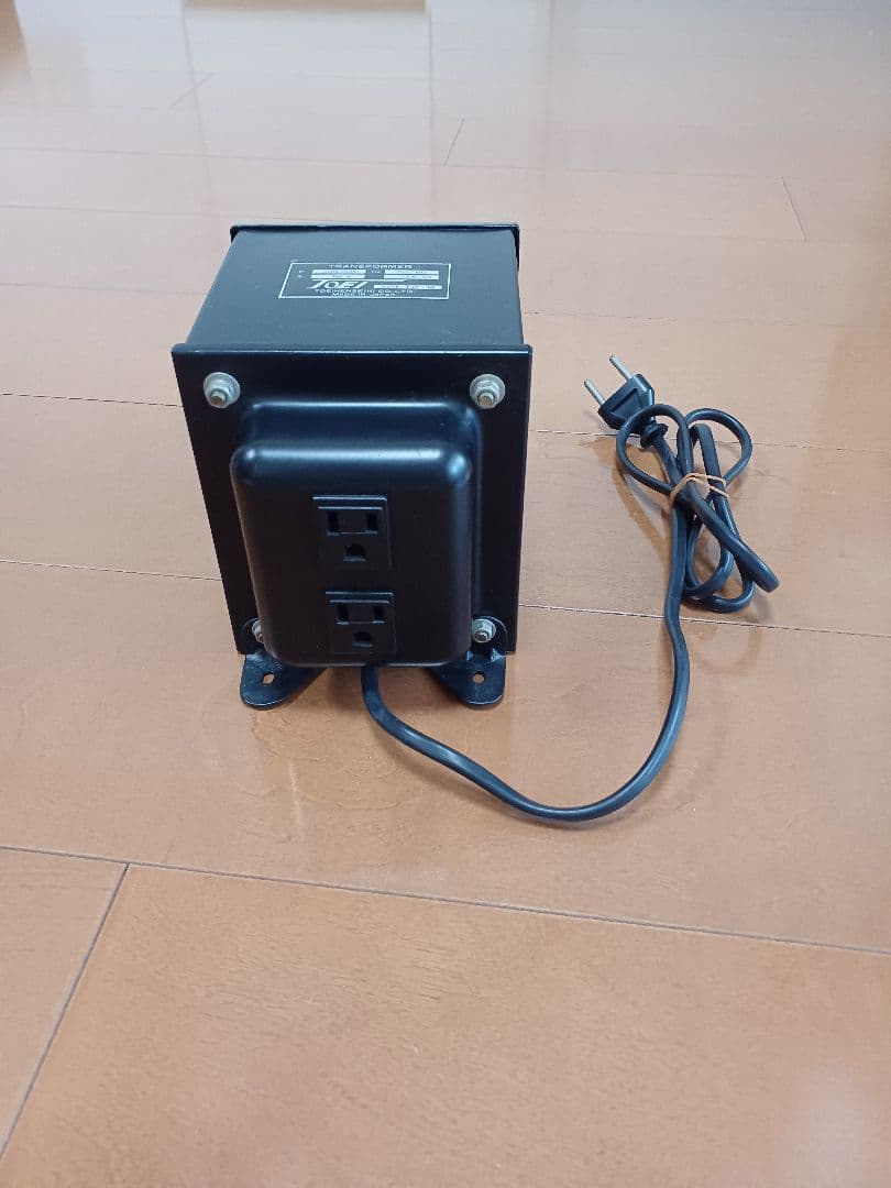 変圧器(東栄変成器) TD-16、 トランス 240V~220V⇒100V 1.5KVA 単相単巻トランス [TD-16] - 秋葉原のトランス