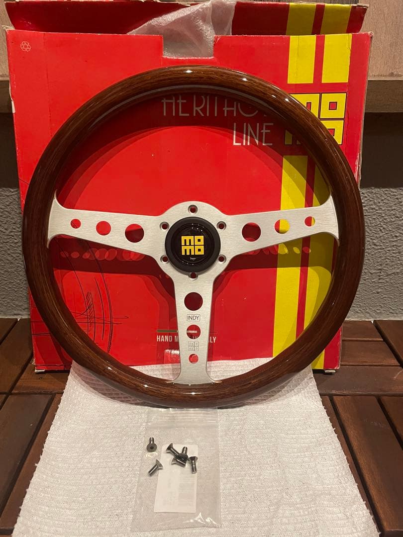 モモステアリング HERITAGE LINE INDY350mm HL-05 MOMO（モモ） 送料一律☆ ステアリング HERITAGE LINE INDY ヘリテージ