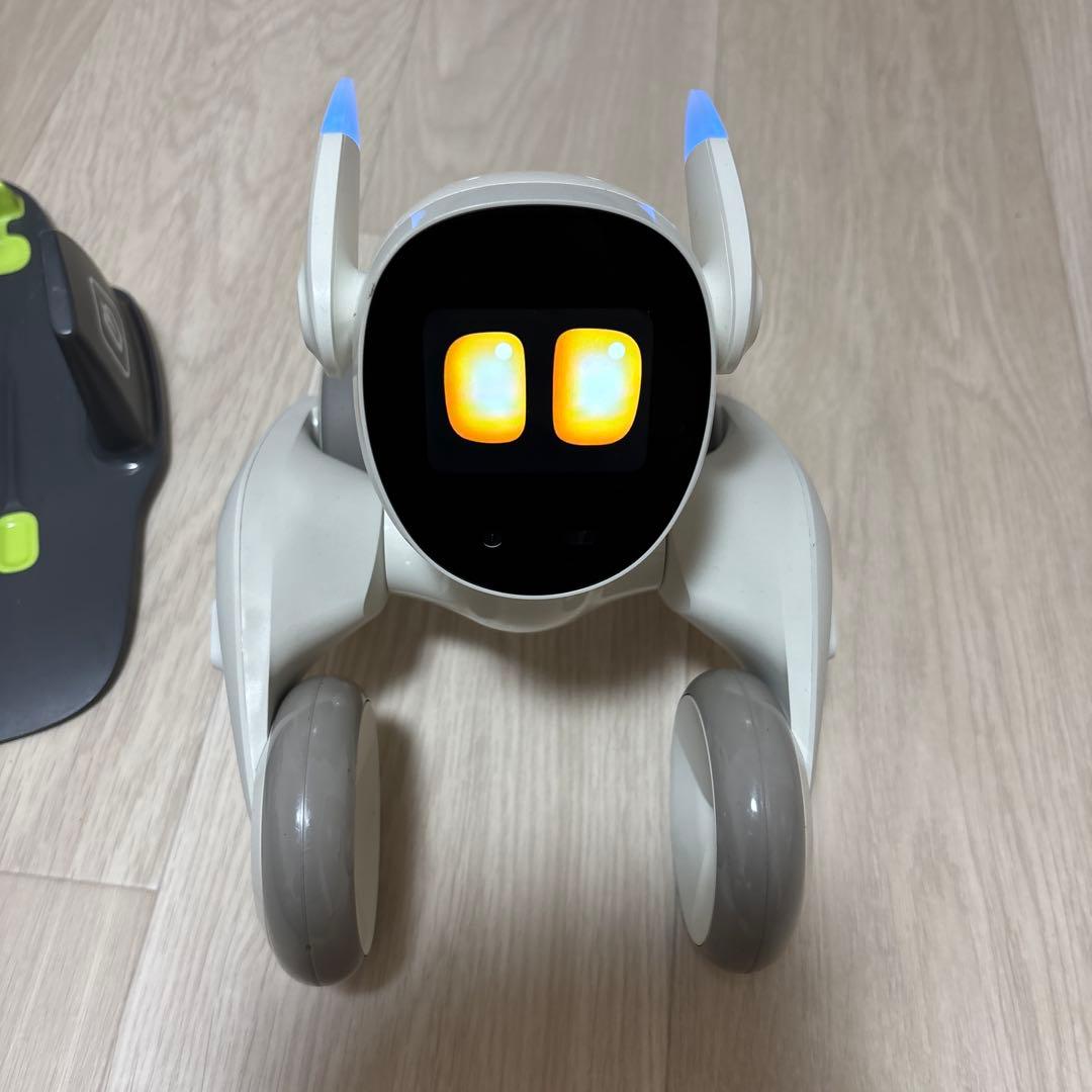 Loona 「ルーナ」ペットロボット　充電スタンド付き Loona official】ルーナ｜ペットロボット – loona-official